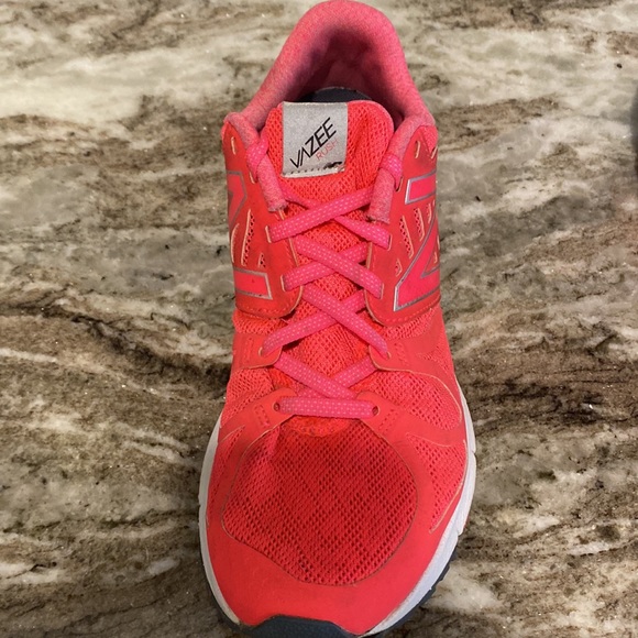 Women’s New Balance size US 8 Sneakers - Picture 5 of 6